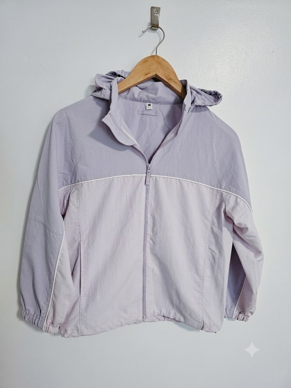 Uniqlo Light Lavender Hooded Windbreaker Jacket Size 9-10 Girl